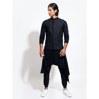 Sleeveless bandi with tonal stylized zigzag layered over jersey handkerchief hem kurta