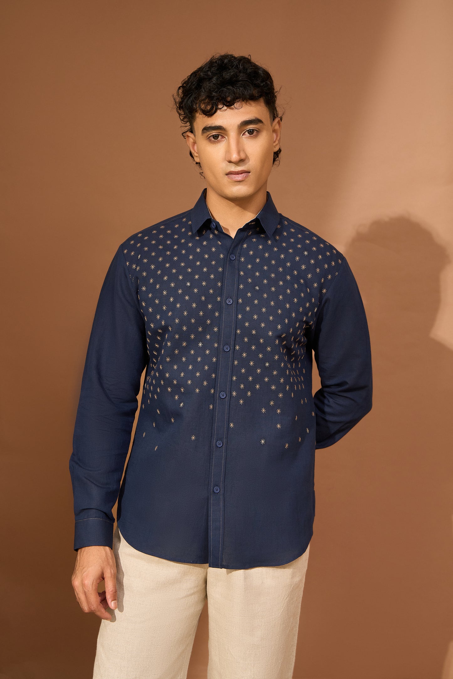 Long sleeve shirt with scattering star embroidery