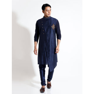 Assymetric hem kurta with zardozi applique at chest and jersey sleeves