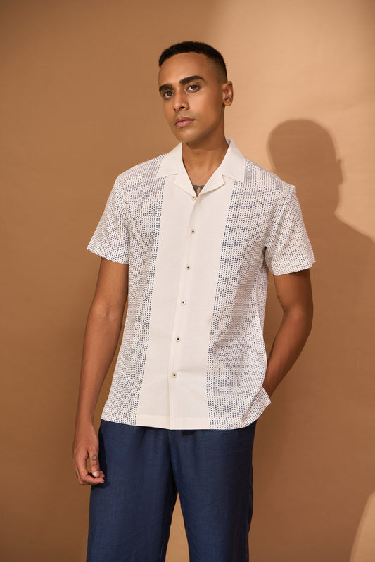 Short sleeve camp collar shirt in indigo smudge print