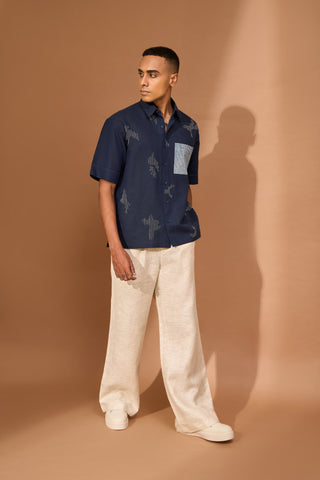 Short sleeve boxy shirt in indigo with patch pocket in indigo stripe